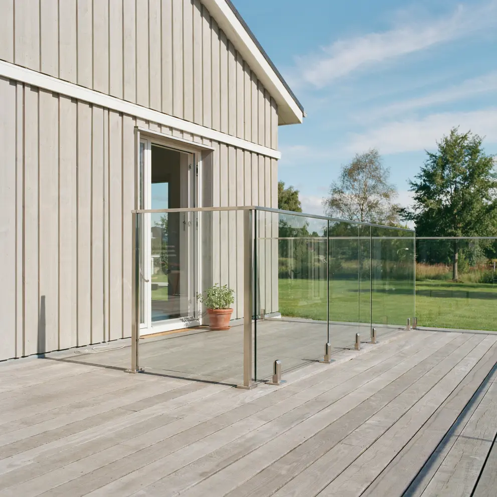 montera glasracke for balkong altan trappor runt uppsala